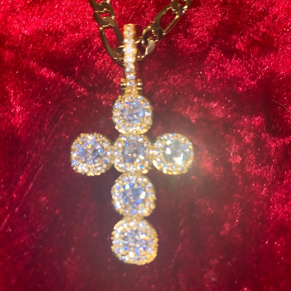 HOLY CROSS GP CZ STONES ON GP FIGARO 14 KT NEW!!